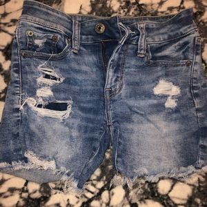 American Eagle 🦅 midi rise jean shorts